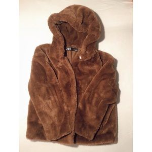 Zara Faux Fur Coat🌨